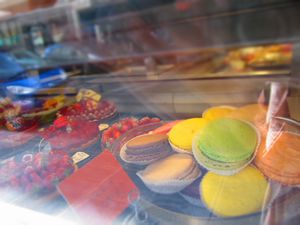 Colorful French macaroons!