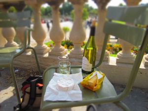 Our wine and cheese at Jardin du Luxeumbourg