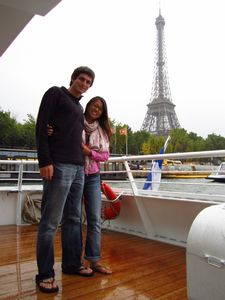 Cruisin' along the Seine