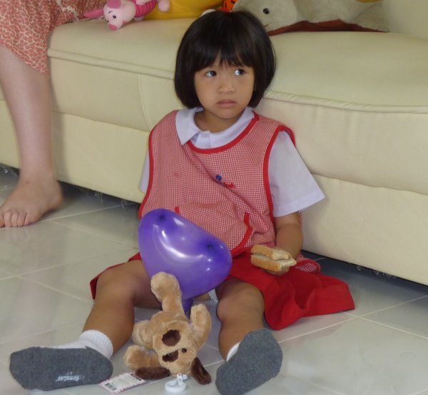 Pang - pigen i den familie vi boede hos i Trat i Thailand