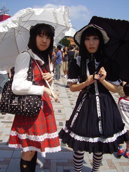 Lolita (L) and Goth Lolita (R) Harajuku girls