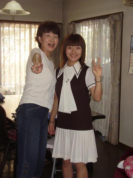 Akemi-chan and Erika-chan...cute!!!!