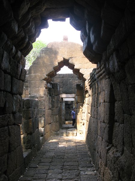 Gates at Prasat Meuang Singh shrine