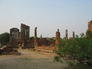 old ruins in Ayuthaya