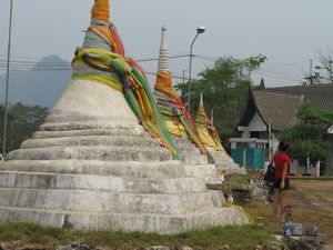 The 3 pagodas Pass (payathonza)