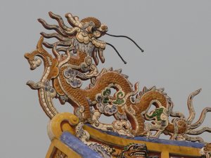 dragon roof decoration in Hue Palace