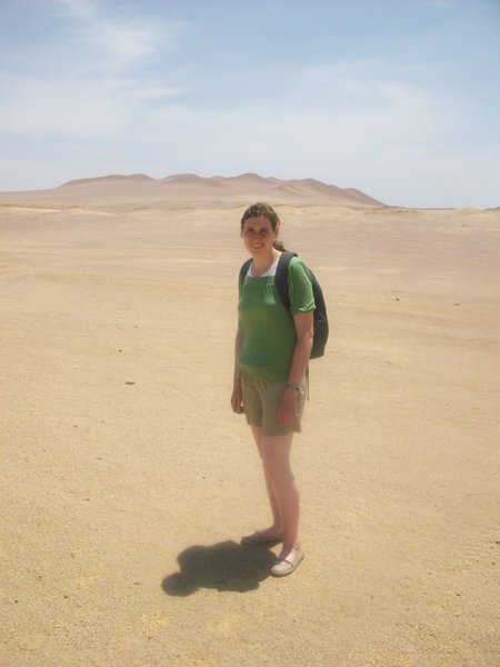 Walking through the middle of a desert - The Paracas National Reserve