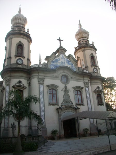 A church on Avenida Brasil