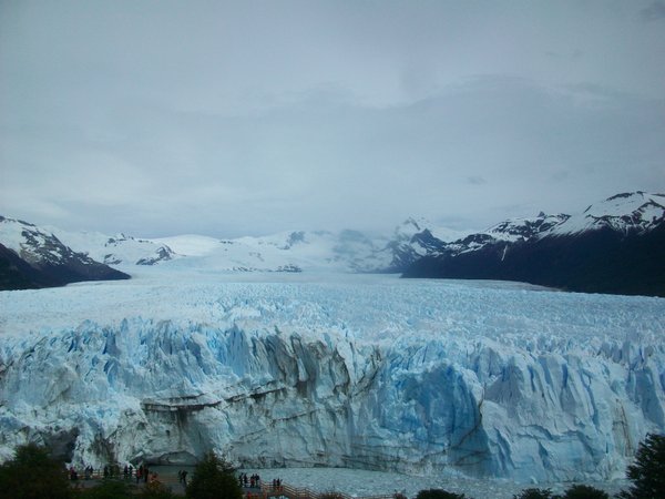 Central view of the Perito Moreno Glacier from the upper walkway