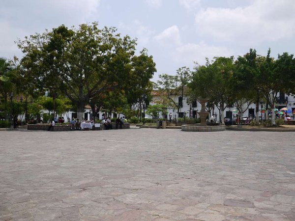 Giron central square