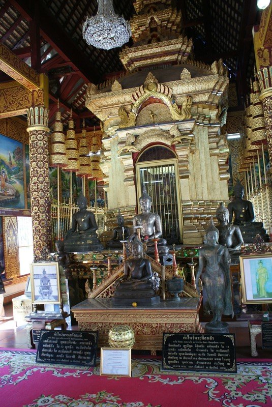 Viharn with Buddha images