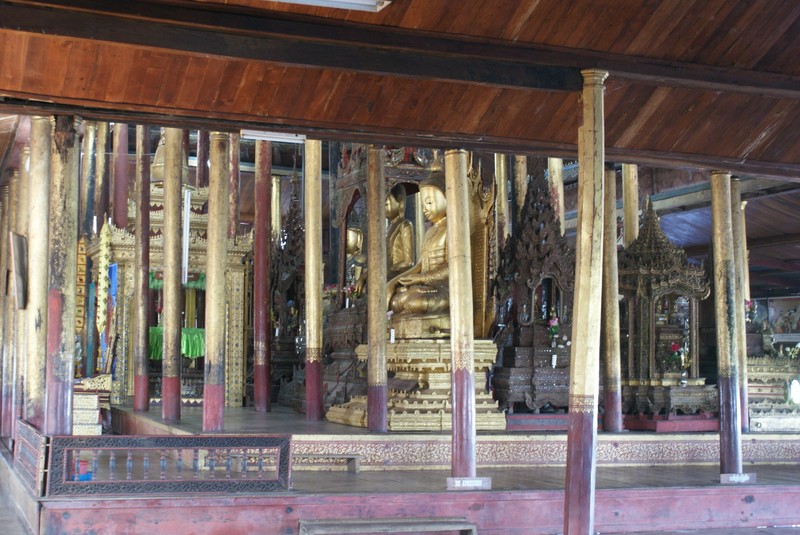 Large Buddha images