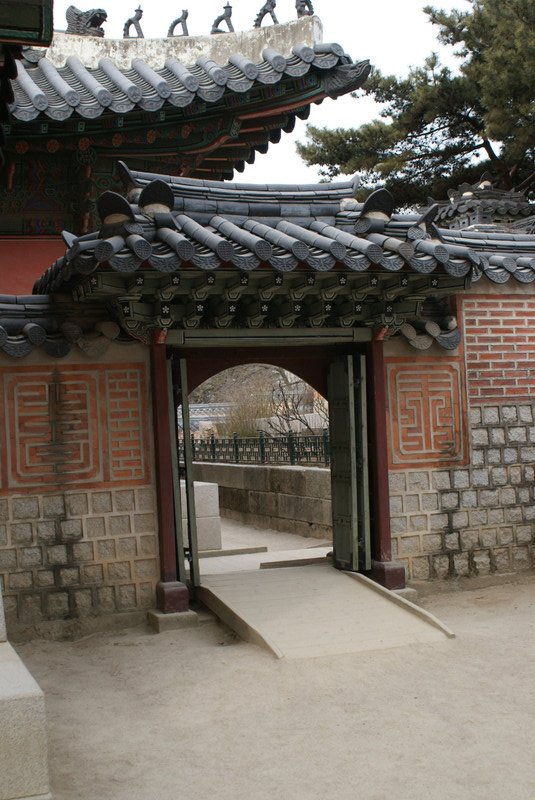 Courtyard gateway