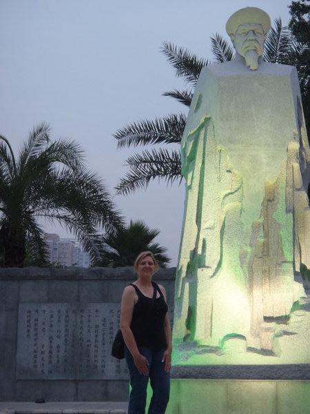 Lin Zexu statue