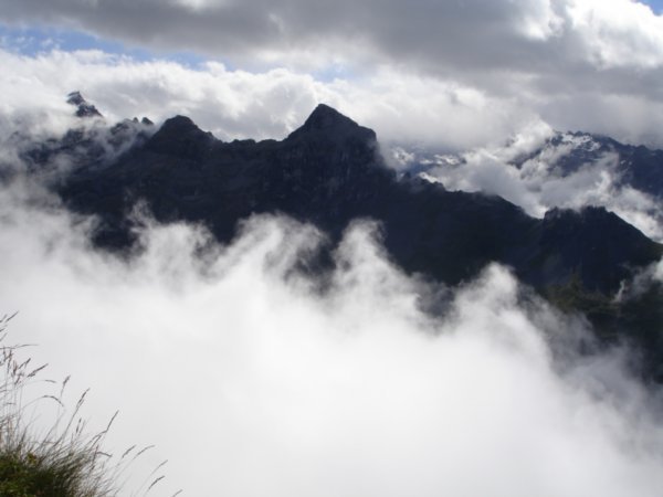 The trail climbed a few hundred metres in altitude and soon I was above the clouds