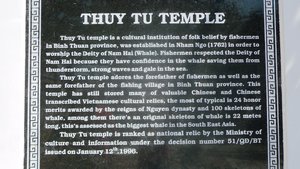 We visit Thuy Tu temple