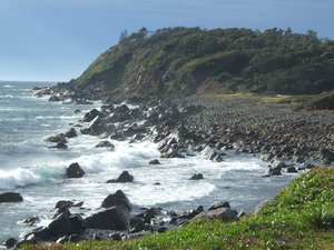 Seal Rocks tide coming in