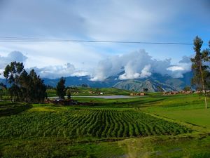 Nice landscape between Urubamba and Cusco P1130441