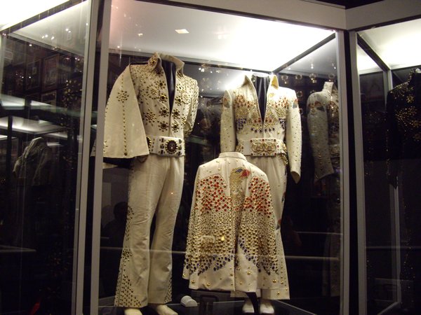 Elvis outfits