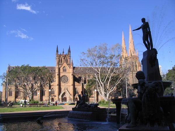 Hyde Park Fountain and Cathedral