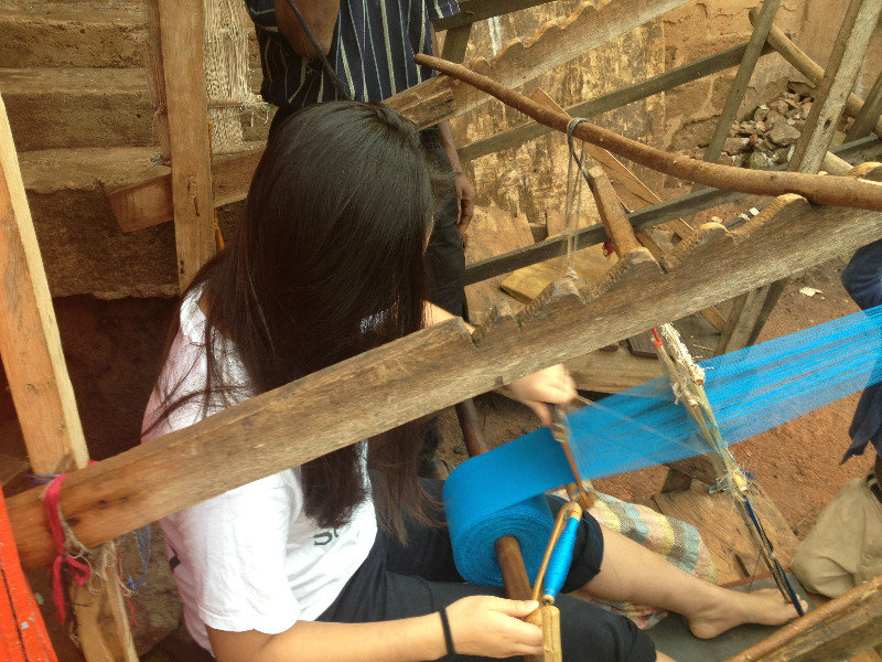 Weaving Kente