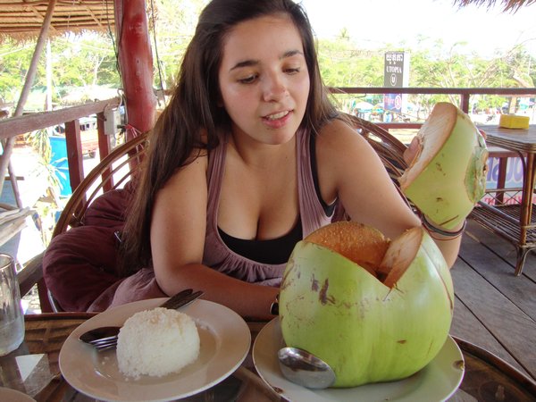 Karryret serveret i kokosnoed - Resturant Sihanoukville 