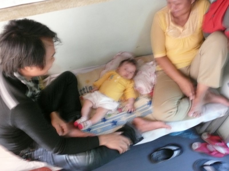 Sharing sleeper with Vietnamese family