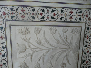  decorative panel inlaid with precious stones