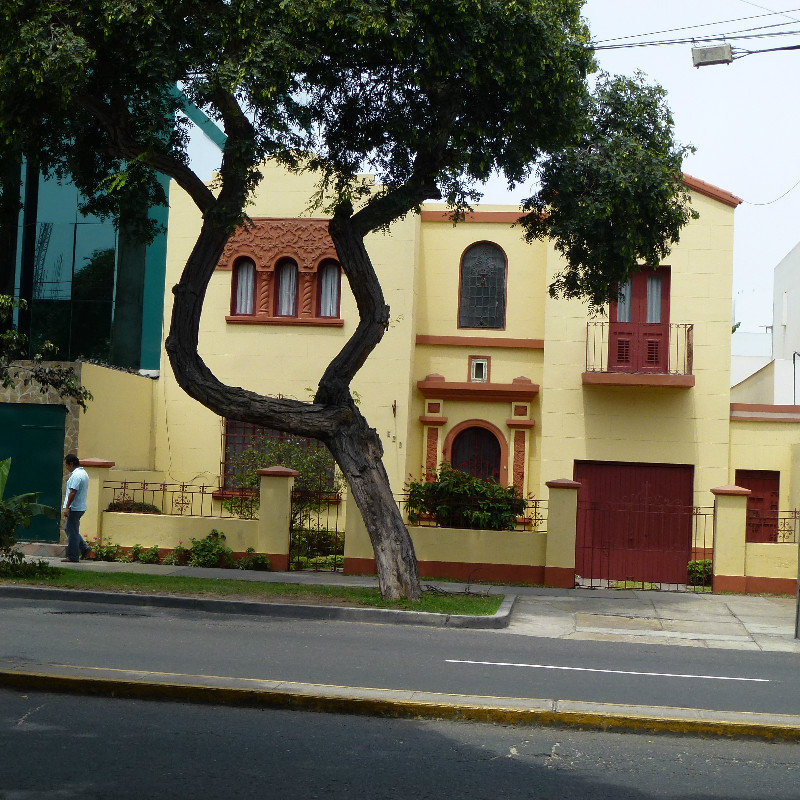  Miraflores house