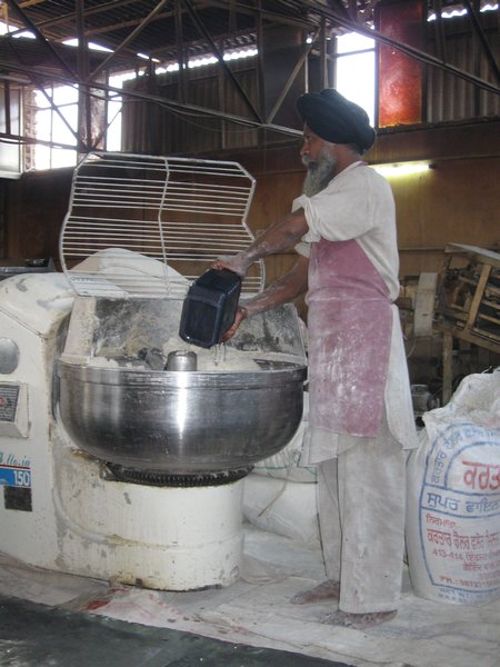 Making roti dough