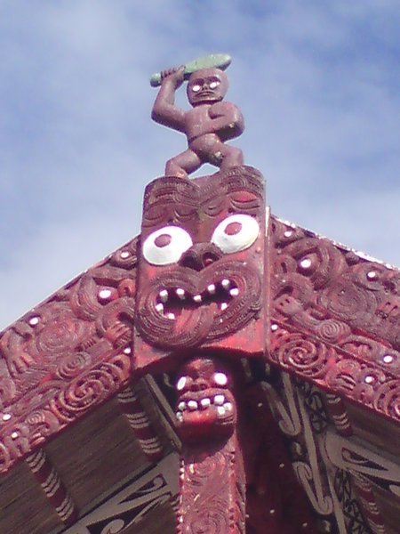 Symbol on the top of the Maori meeting house