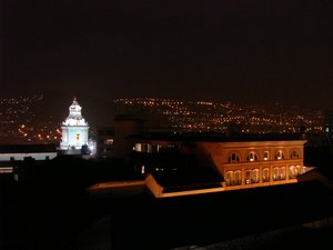 38-Quito at night