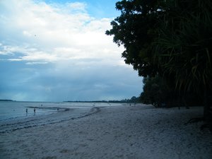 27-Beach in front of Makudi Bungalows and Campsite