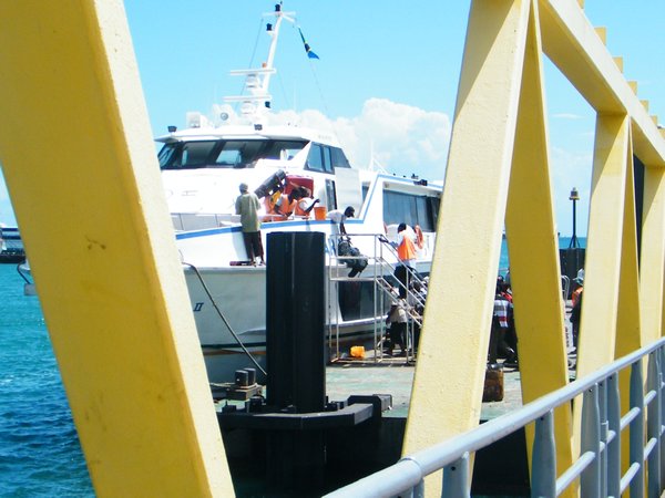 11-The ferry unloading
