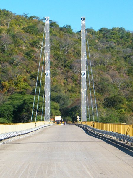 5-Crossing the Luangua River