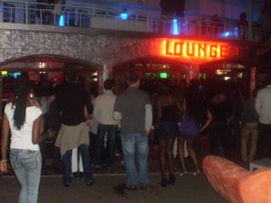 38-Coconuts Club and Lounge