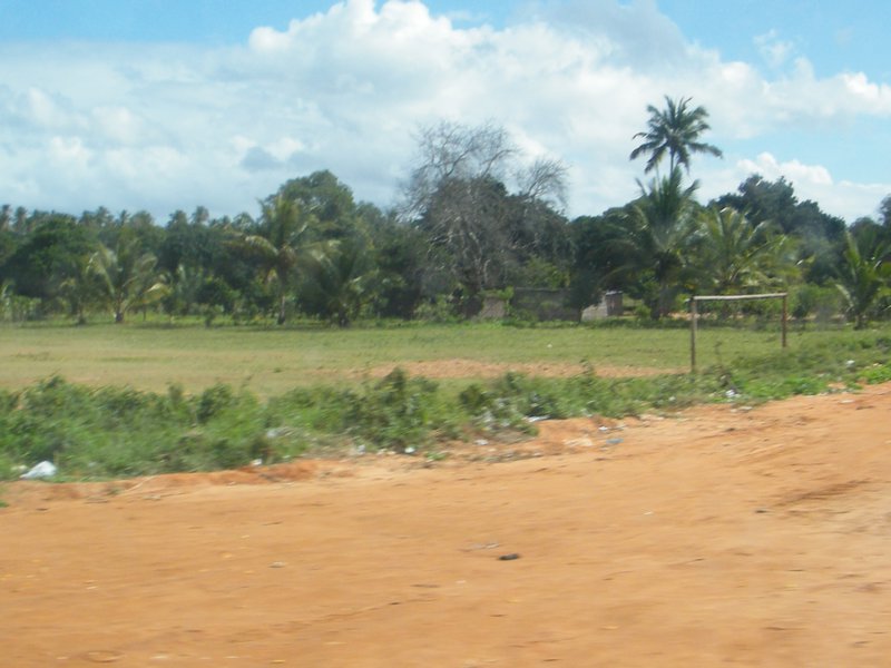 6-Football pitch en camino a Tofo