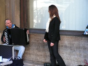 Couple performing in the piazza