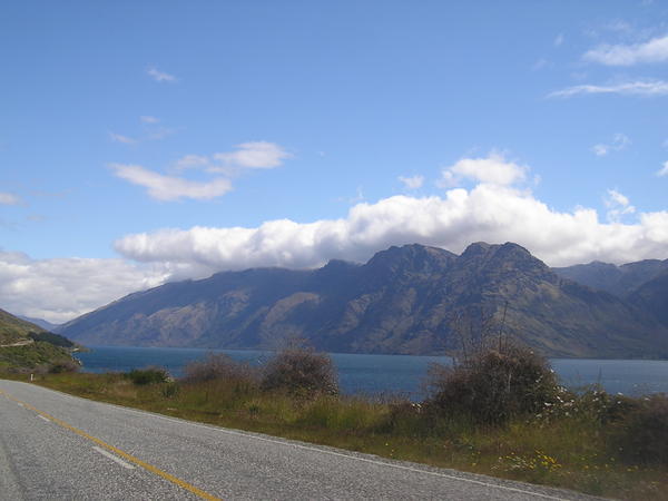 Heading south along the lake to Te Anau