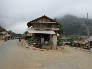 Nong Khiaw main streets