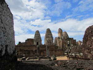 East Mebon: Temple complex