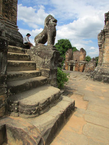East Mebon: Steps to central tower