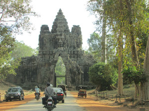 Angkor Thom: South Gate.