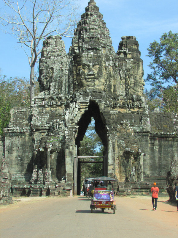 Angkor Thom: sout gate entrance