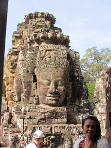 Bayon: Indication of scale of faces