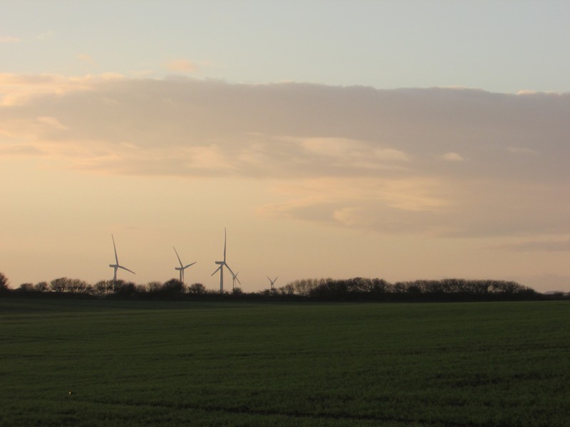 Wind turbines around Roos