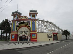 D3 - St Kilda - Luna Park