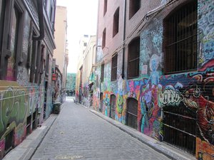 D4 - Laneway graffiti 