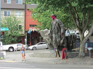 Fremont Lenon (yarn bomb)