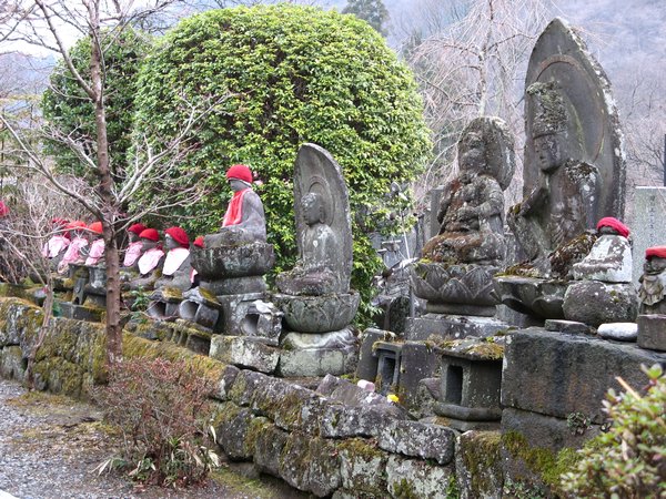 Nikko graveyard
